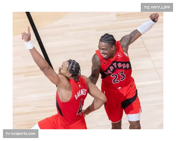 博伊尔斯攻守转换上篮打进,猛龙打出一波10-2追平比分 博伊尔斯攻守转换上篮打进,猛龙打出一波10-2追平比分